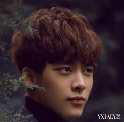 烫头发男生有哪些类型这样的发型十分适合你(图1)