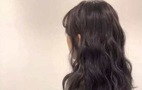 烫发和染发哪种对头发伤害性更大？又该如何处理(图1)